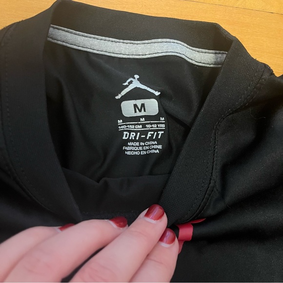 Boys Jordan shirt - Picture 3 of 4